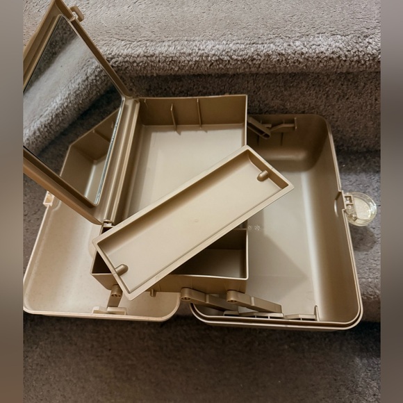 Ulta Beauty Beauty Box Caboodles Cream and Gold Organizer… - Picture 6 of 9